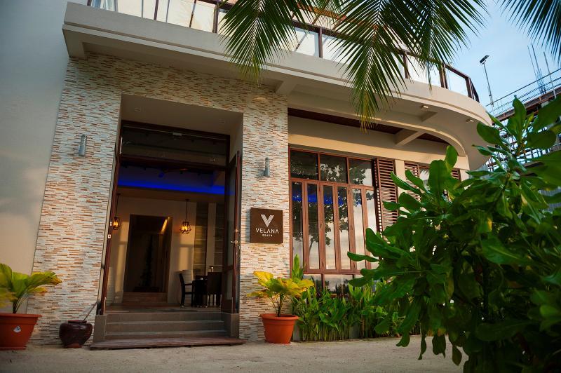 Velana Beach Hotel Maldives Маафуши Экстерьер фото